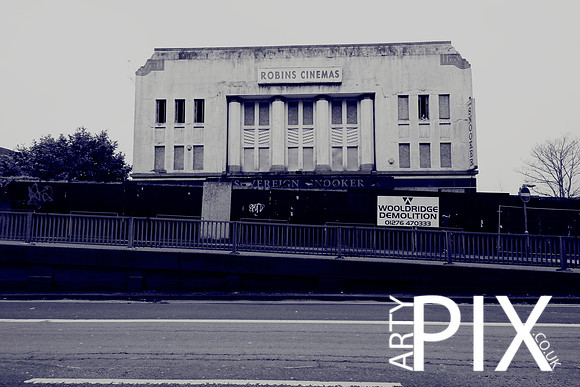 Robins Cinema Sovereigns Snooker Club